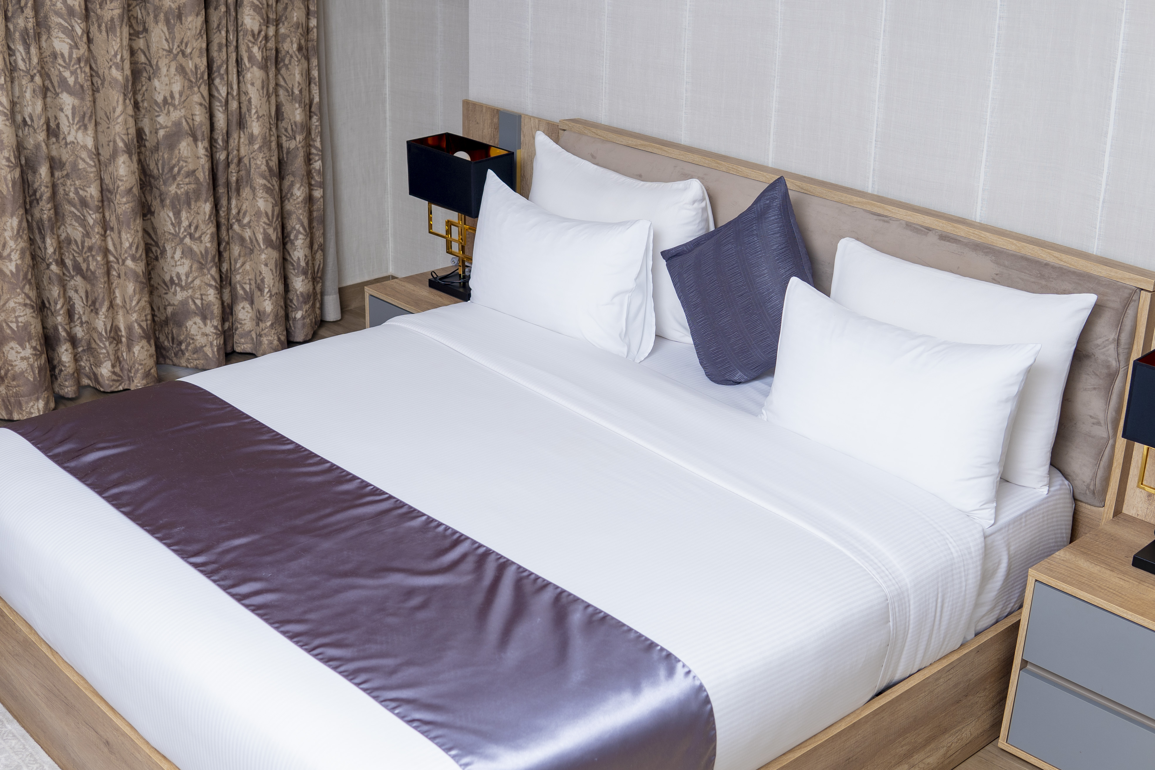 room-img