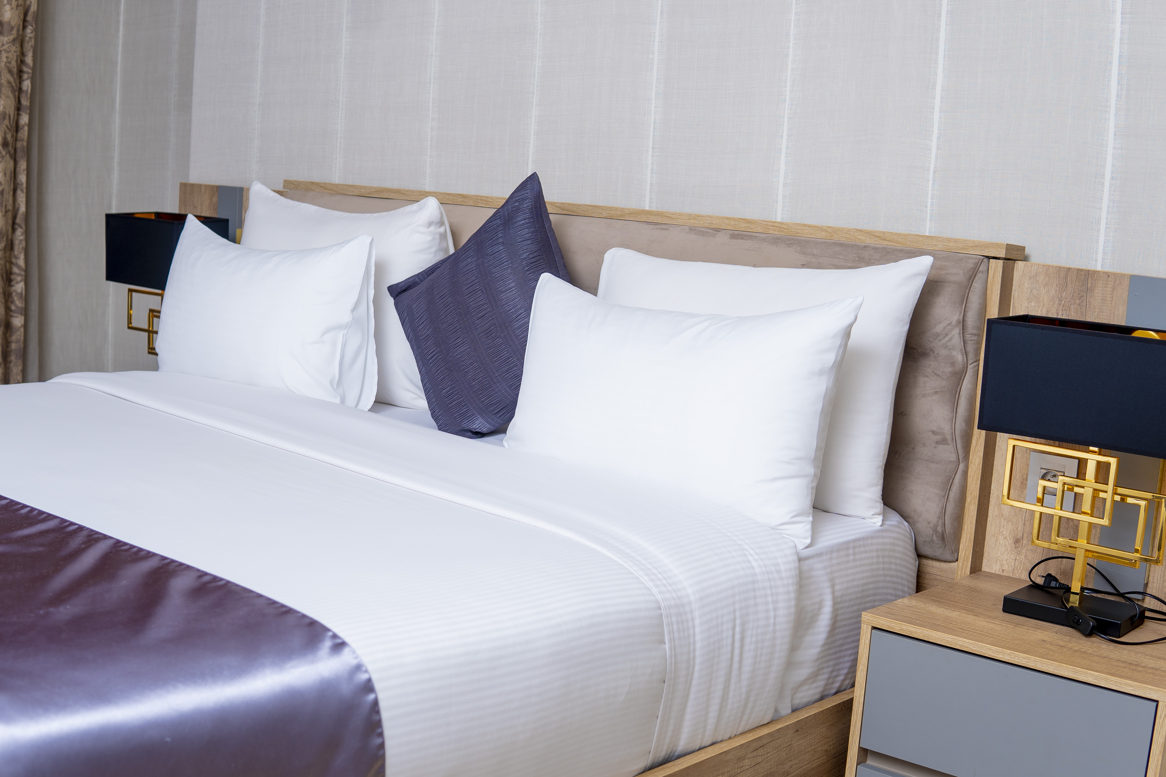 room-img